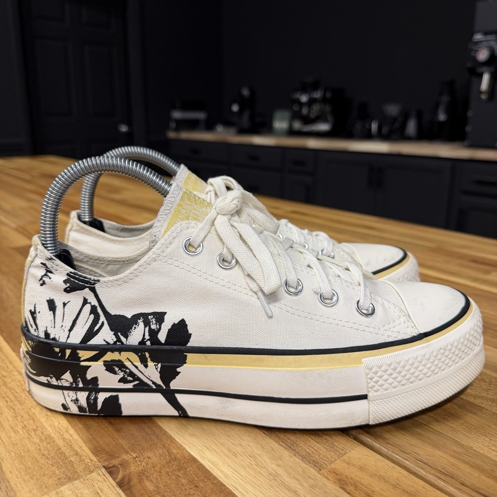 Converse Chuck Taylor All Star Floral Lift Low Top Platform Sneakers Womens Sz 8
